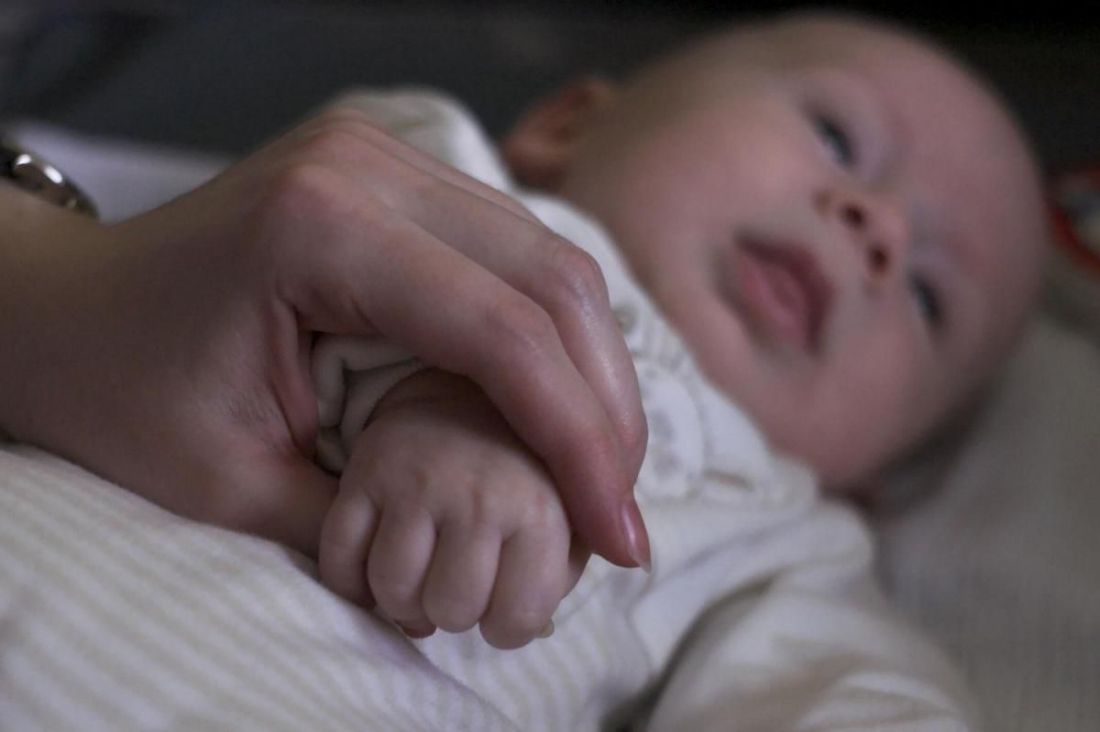 A kisbabák másképp érzékelik az érintést