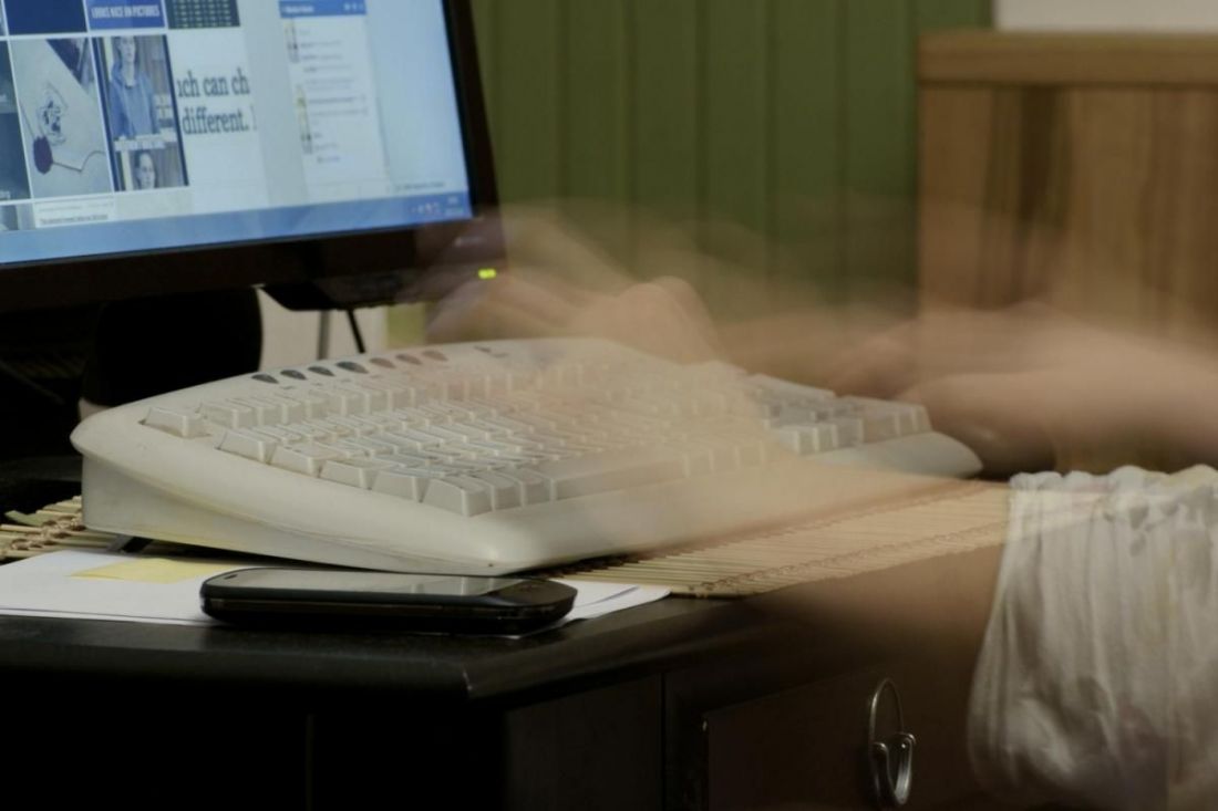 Ne leskelődj az exed után!