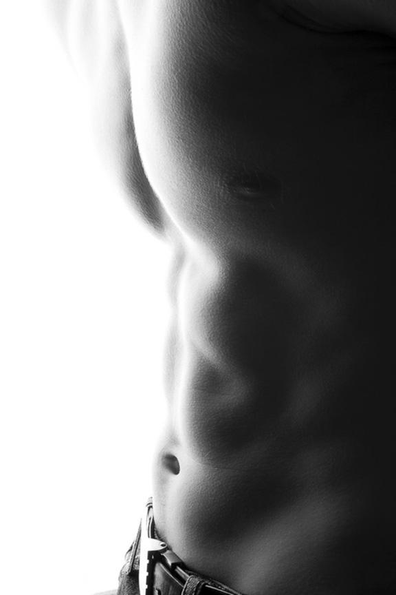 Chips? - Csillogó mellkas, feszül? tanga 