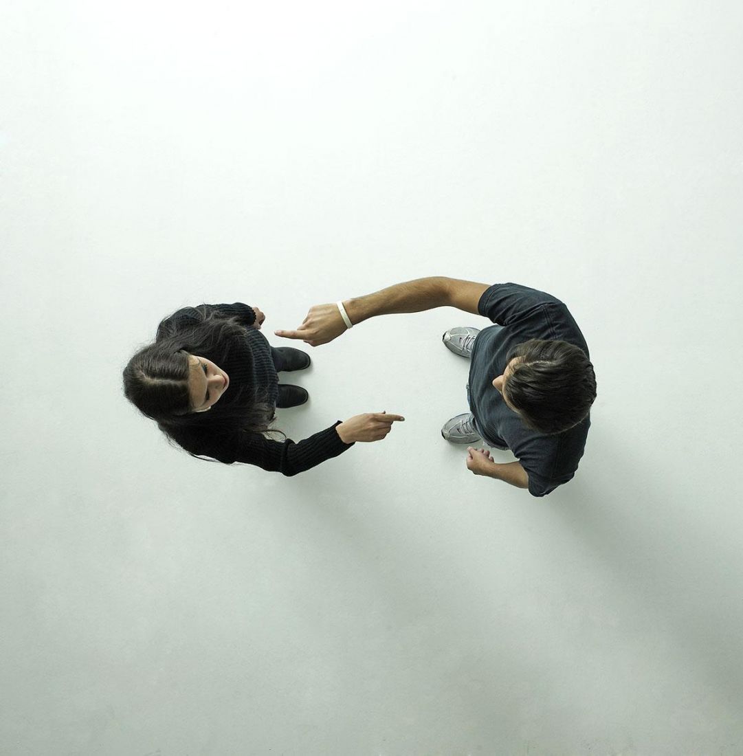 Elbeszélünk egymás mellett?