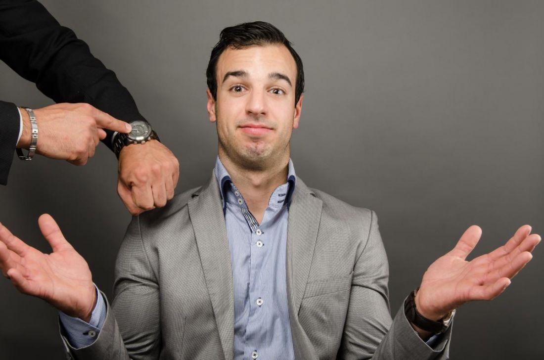 A Pontos és a Késő