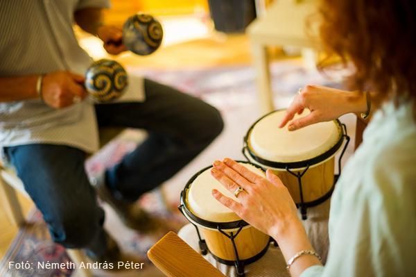 Síppal, dobbal, nádi hegedűvel…