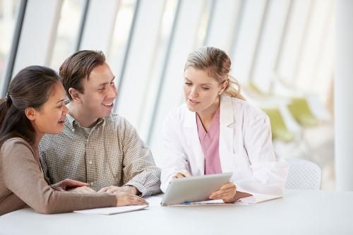 Az „orvosgyógyszer” hatásai és mellékhatásai – avagy miként gyógyít az orvos-beteg kapcsolat?