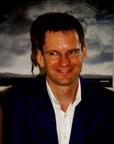 „A fizetésemelésnek szaga van”