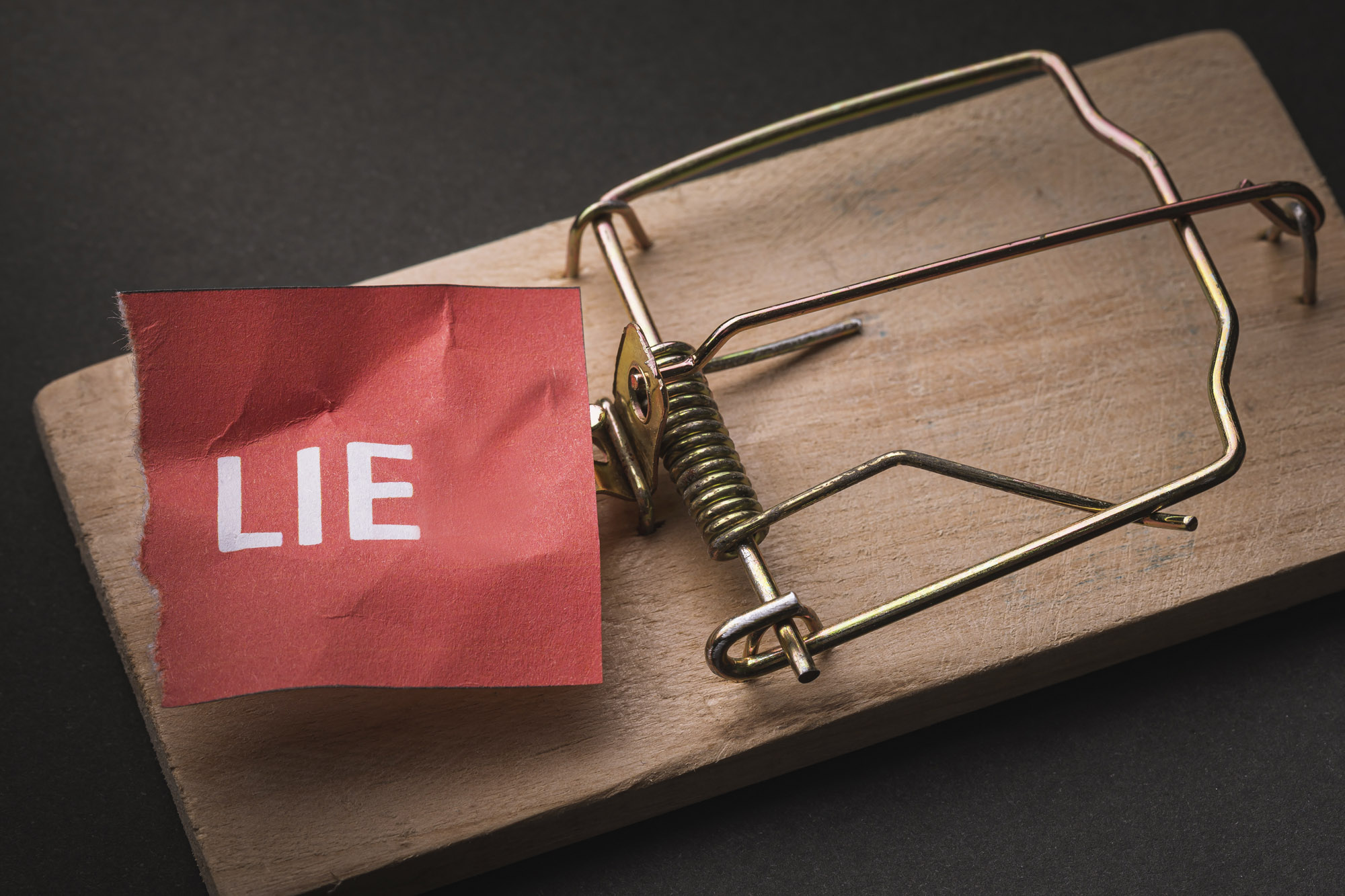 Ügyesen hazudó emberek vagy meggy?z?bb hazugságok?