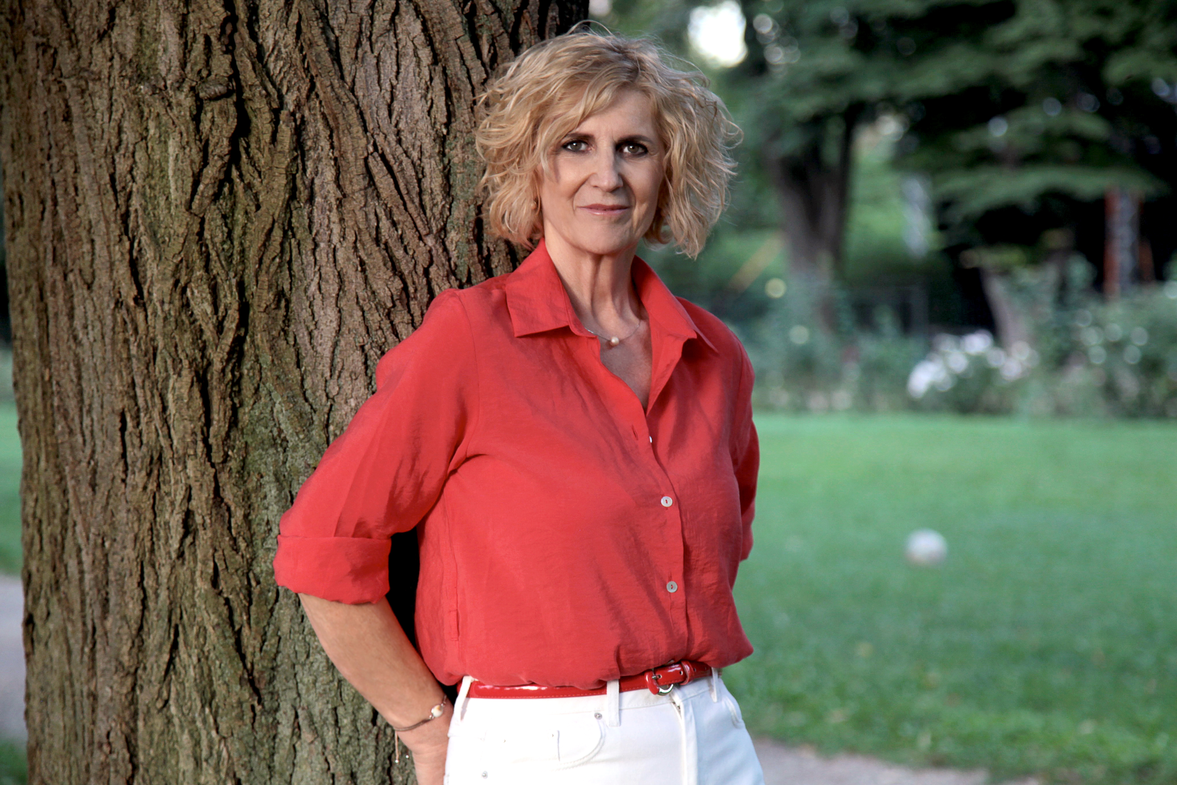 Beszélgetés Bibók Beával, az Ellopott feln?ttkor cím? kötet szerz?jével