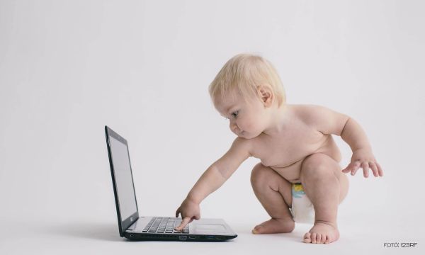 A csecsem?kori képerny?használat hatásai 